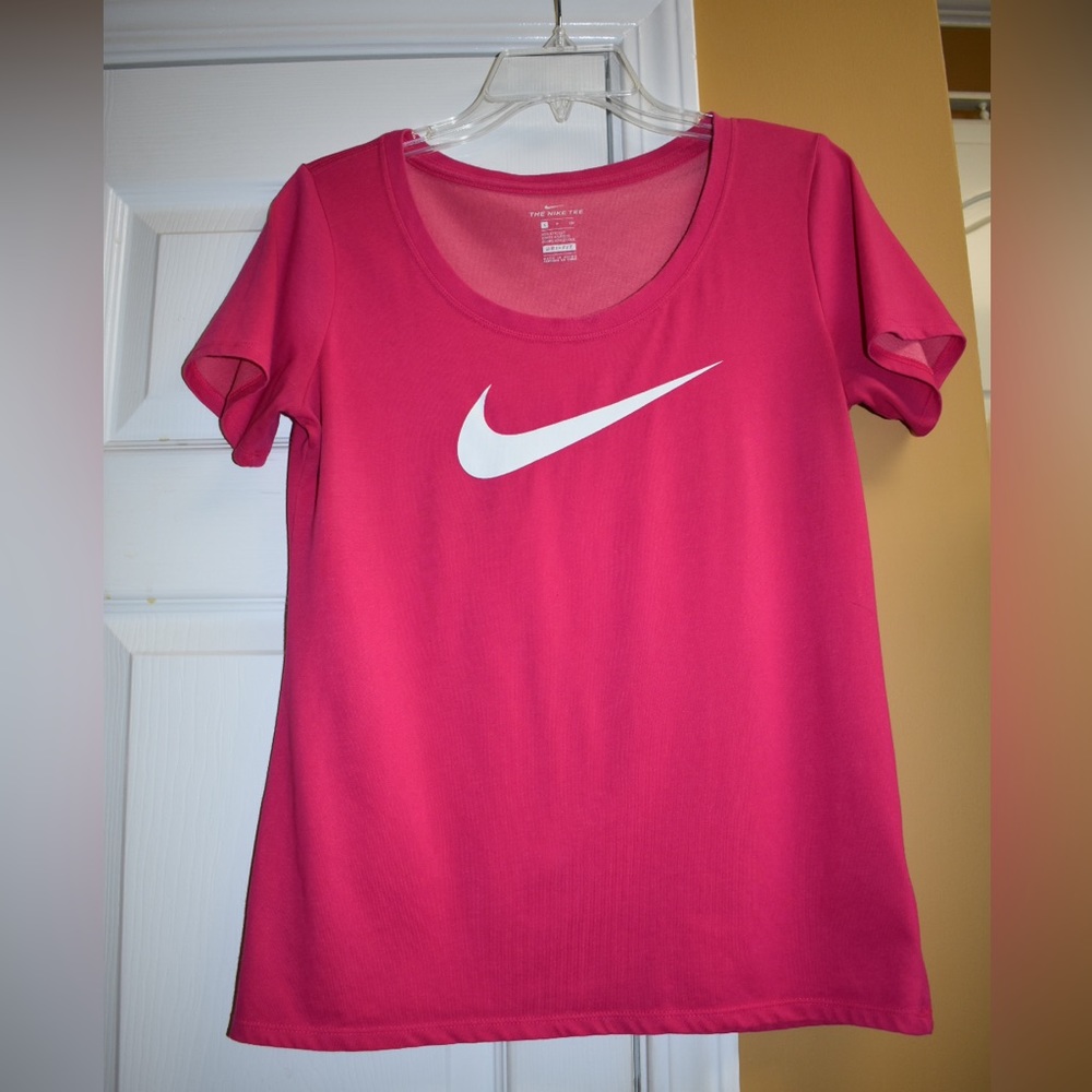 Women’s Nike Shirt